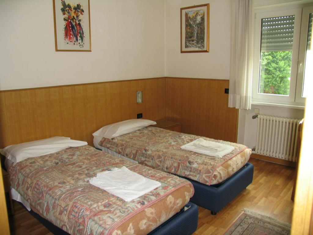 Hotel Oasi Trento Habitación foto