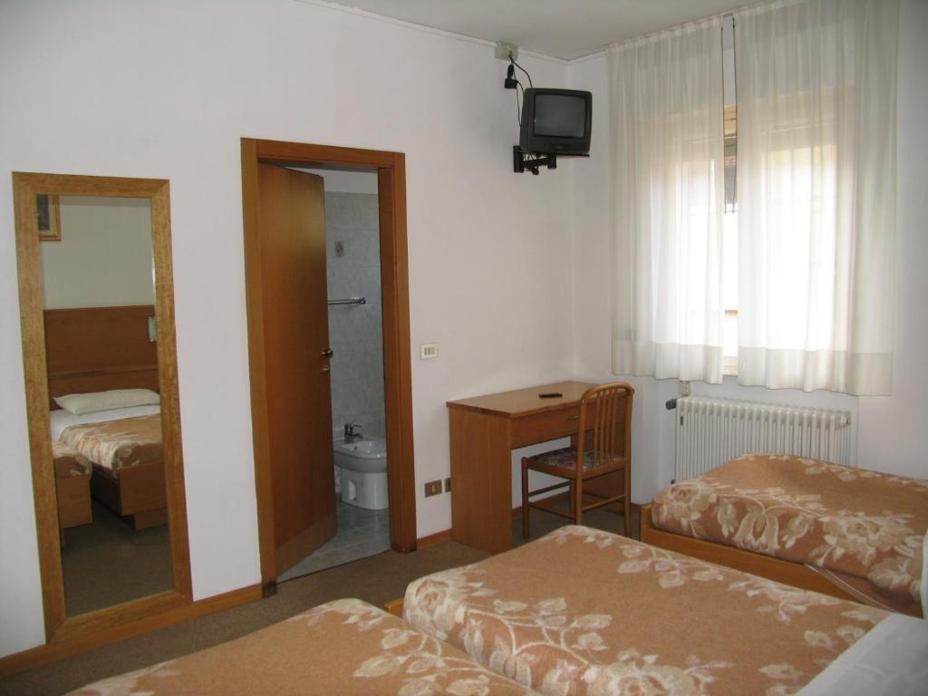Hotel Oasi Trento Habitación foto